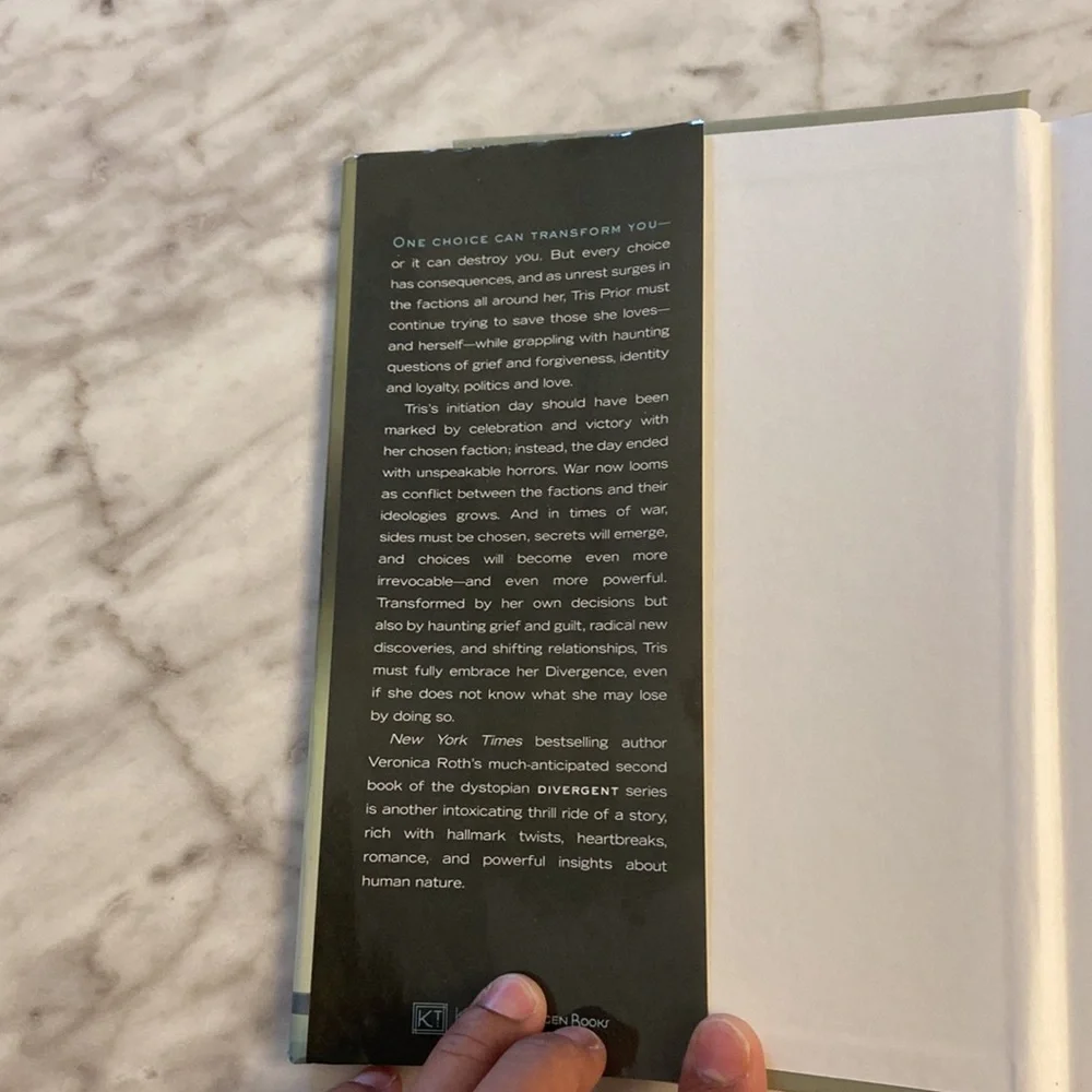 Veronica Roth INSURGENT - Picture 3 of 4